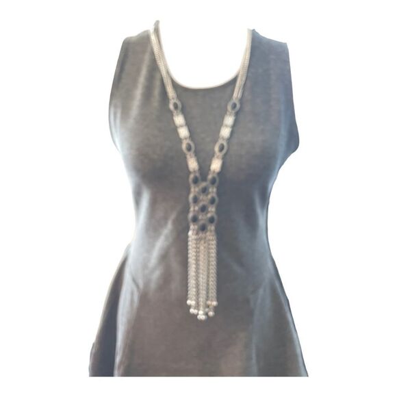 SLEEVELESS FIT N FLARE GREY DRESS - Picture 4 of 8